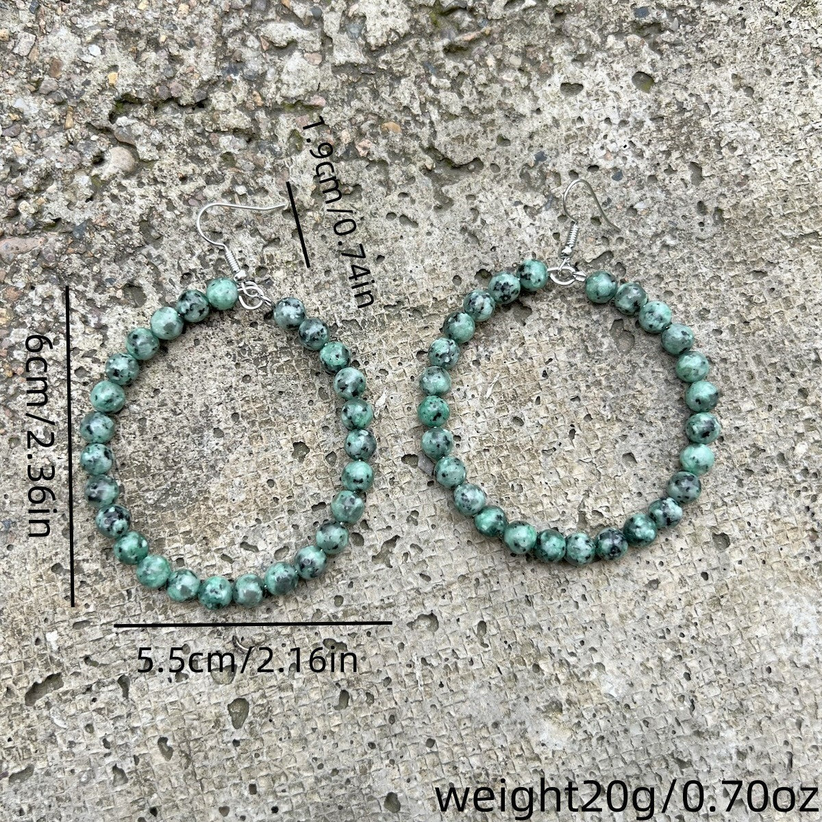 Orecchino artigianale delicato