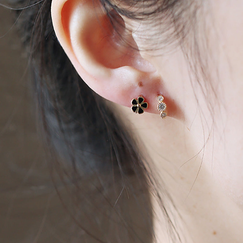 Orecchino artigianale delicato