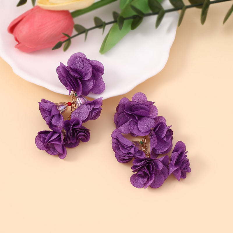 Orecchino artigianale delicato