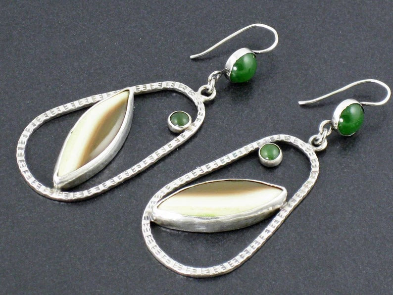 Argento Orecchino bellissimo con stile unico