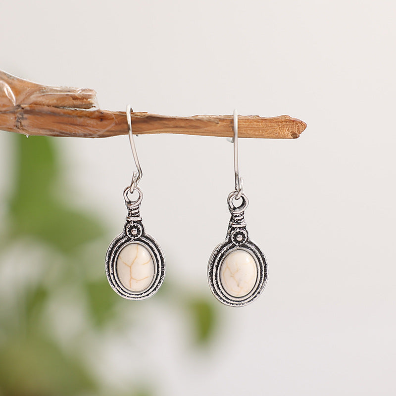 Orecchino artigianale delicato