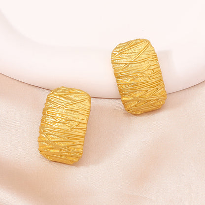 Orecchino artigianale delicato