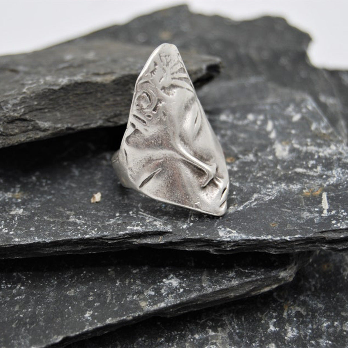 Anello artigianale delicato