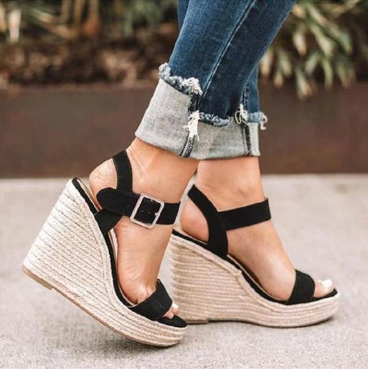 Sandali Ortopediche Aggraziate dal Look Moderno