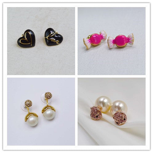 Oro Orecchino bellissimo con stile unico