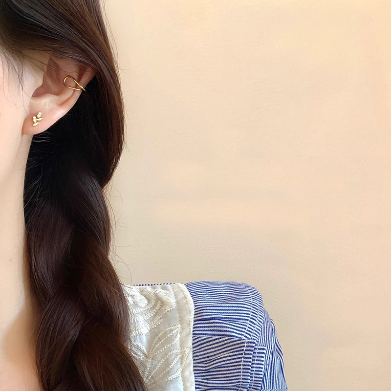 Orecchino artigianale delicato