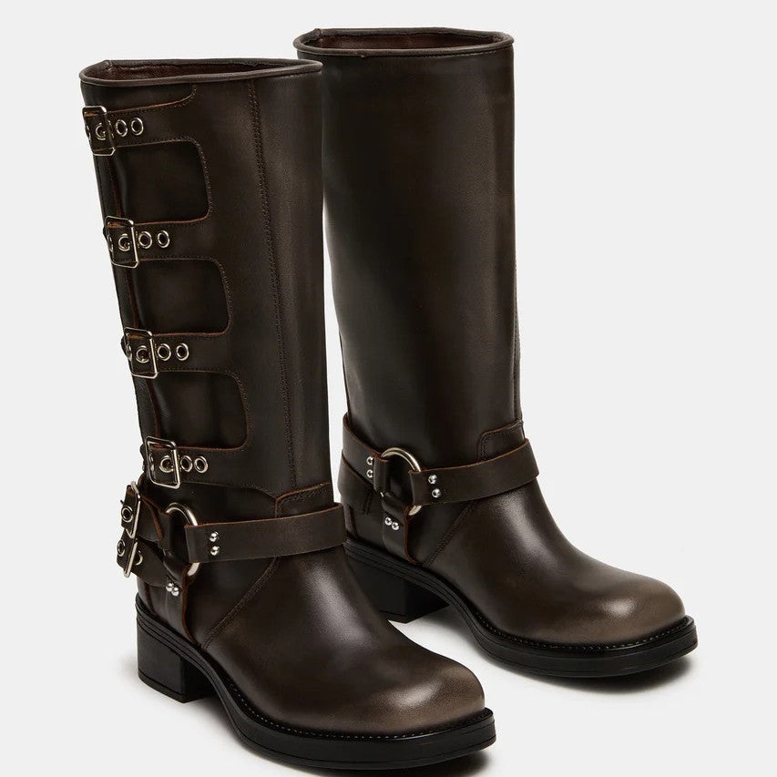 Stivali ortopedici aggraziati per un look moderno