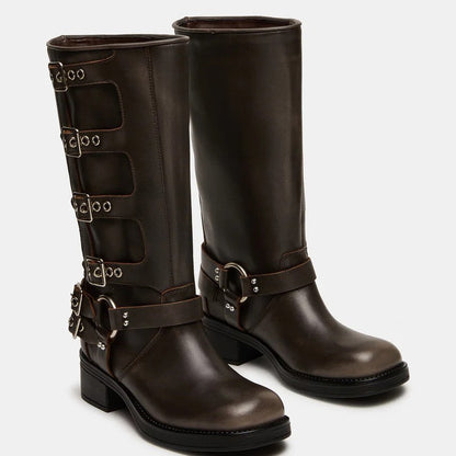 Stivali ortopedici aggraziati per un look moderno