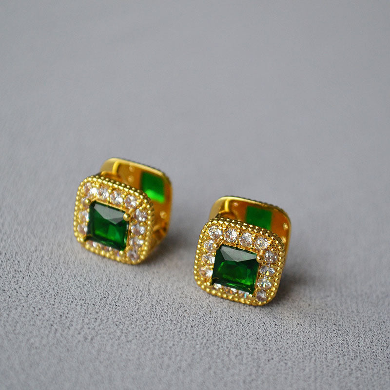 Oro Orecchino artigianale delicato