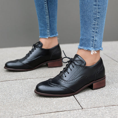 Scarpe Ortopediche Aggraziate dal Look Moderno
