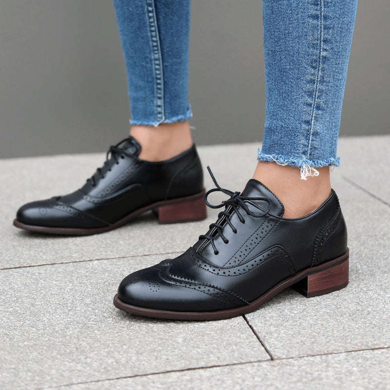 Scarpe Ortopediche Aggraziate dal Look Moderno