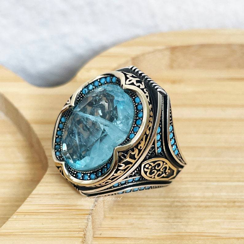 Anello bellissimo con stile unico