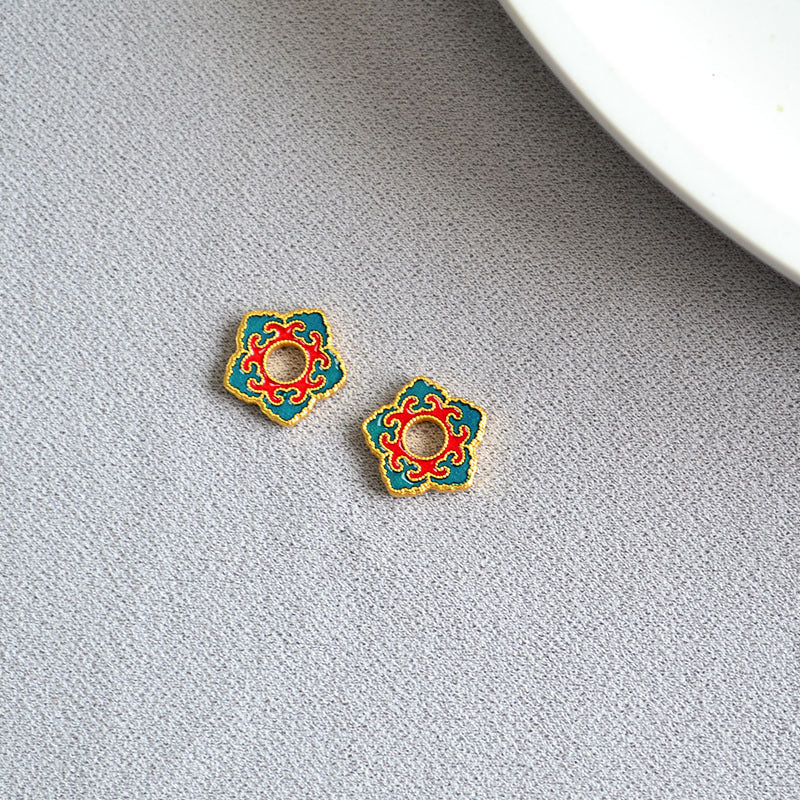 Oro Orecchino artigianale delicato