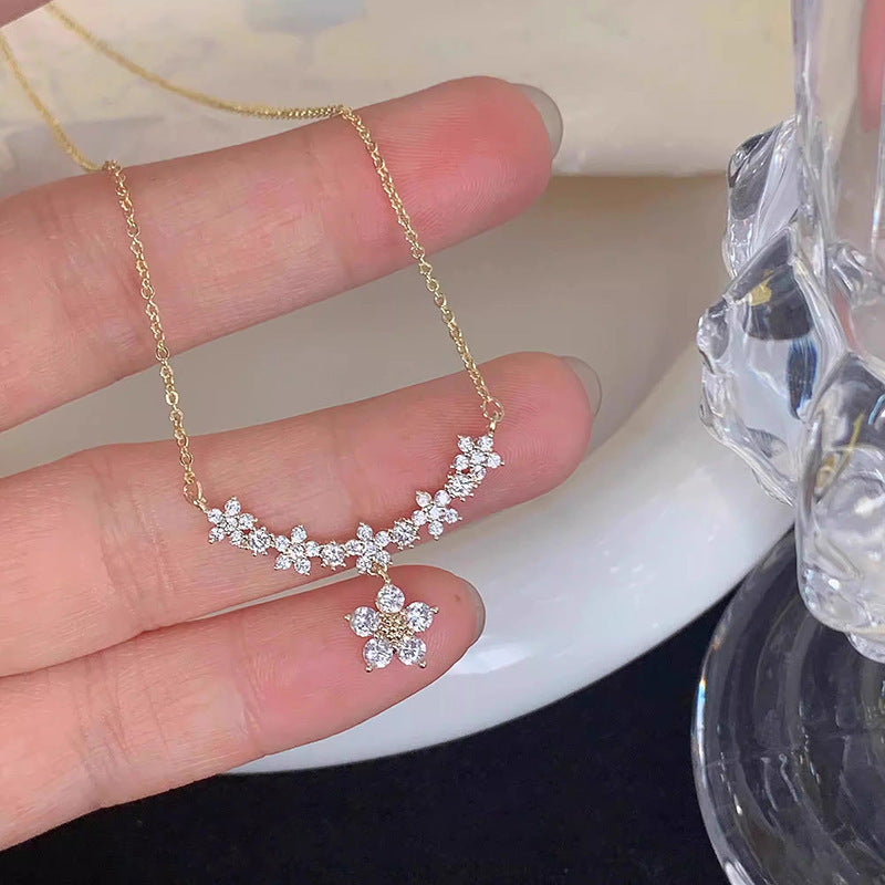 Gioiello artigianale delicato