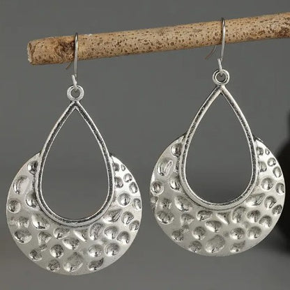 Orecchino artigianale delicato