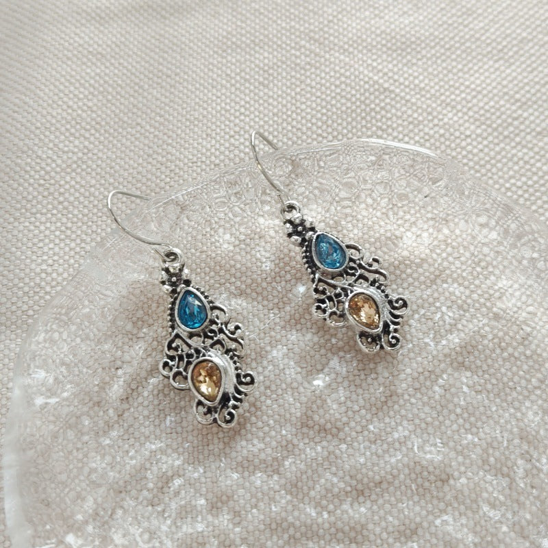 Orecchino artigianale delicato