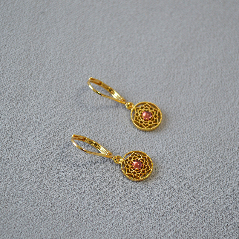 Orecchino artigianale delicato