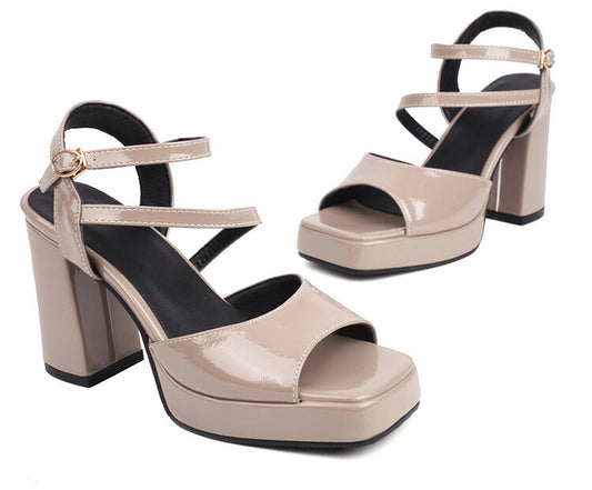Sandali Ortopediche Aggraziate dal Look Moderno