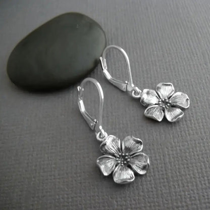 Orecchino classico dal fascino senza tempo