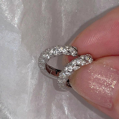 Orecchino classico dal fascino senza tempo