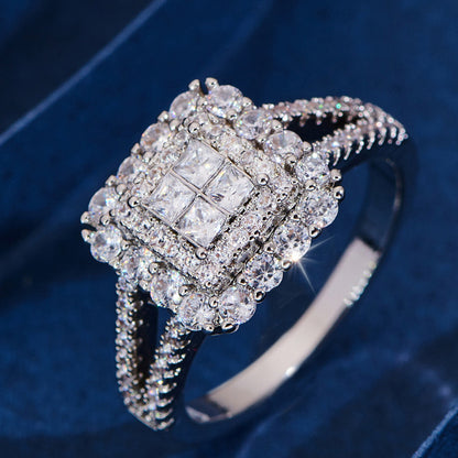 Anello affascinante per ogni occasione