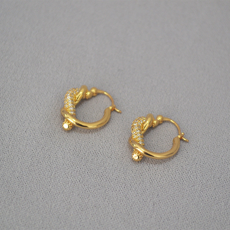 Oro Orecchino bellissimo con stile unico