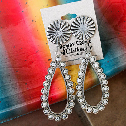 Orecchino artigianale delicato