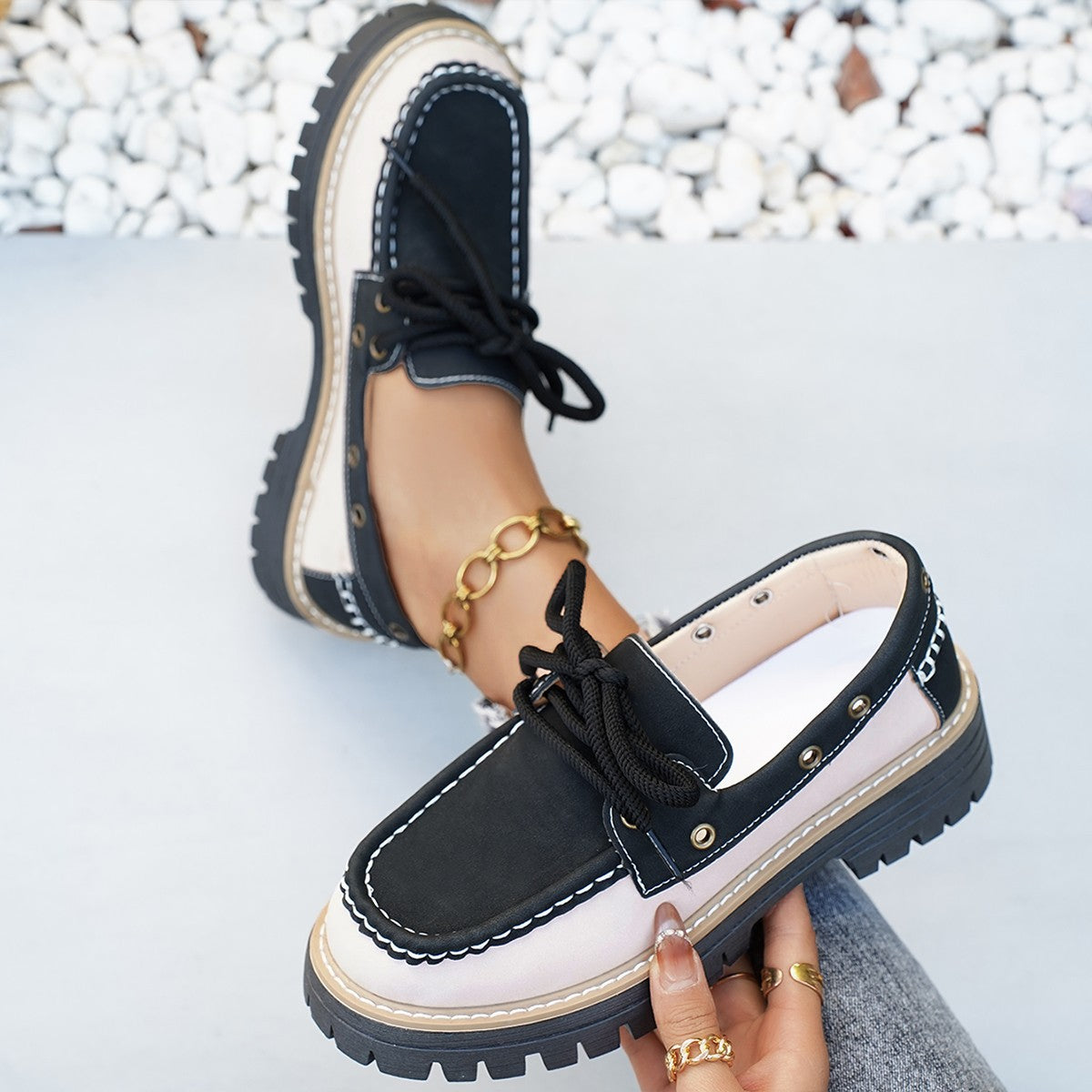 Scarpe Ortopediche Aggraziate dal Look Moderno