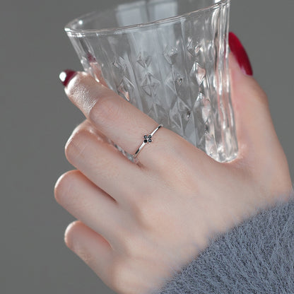 Orecchino artigianale delicato