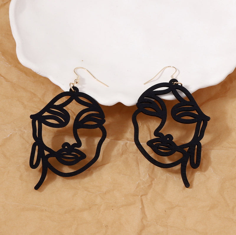 Orecchino artigianale delicato