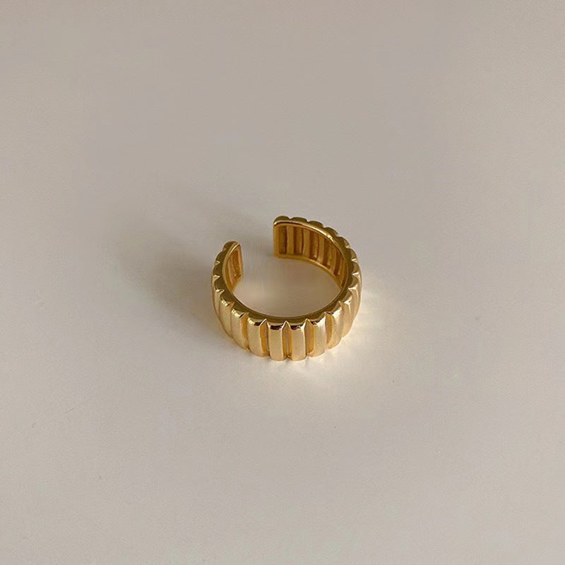 Anello bellissimo con stile unico