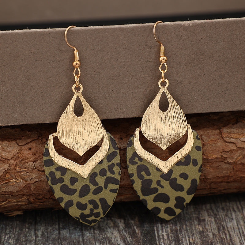 Orecchino artigianale delicato