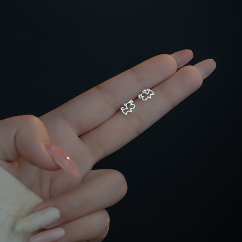 Orecchino artigianale delicato