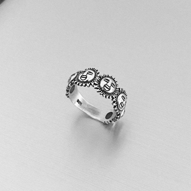 Anello affascinante per ogni occasione