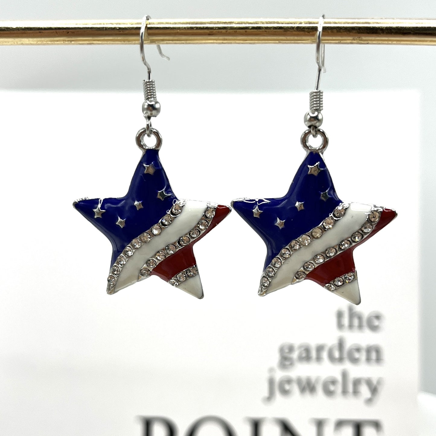 Orecchino artigianale delicato