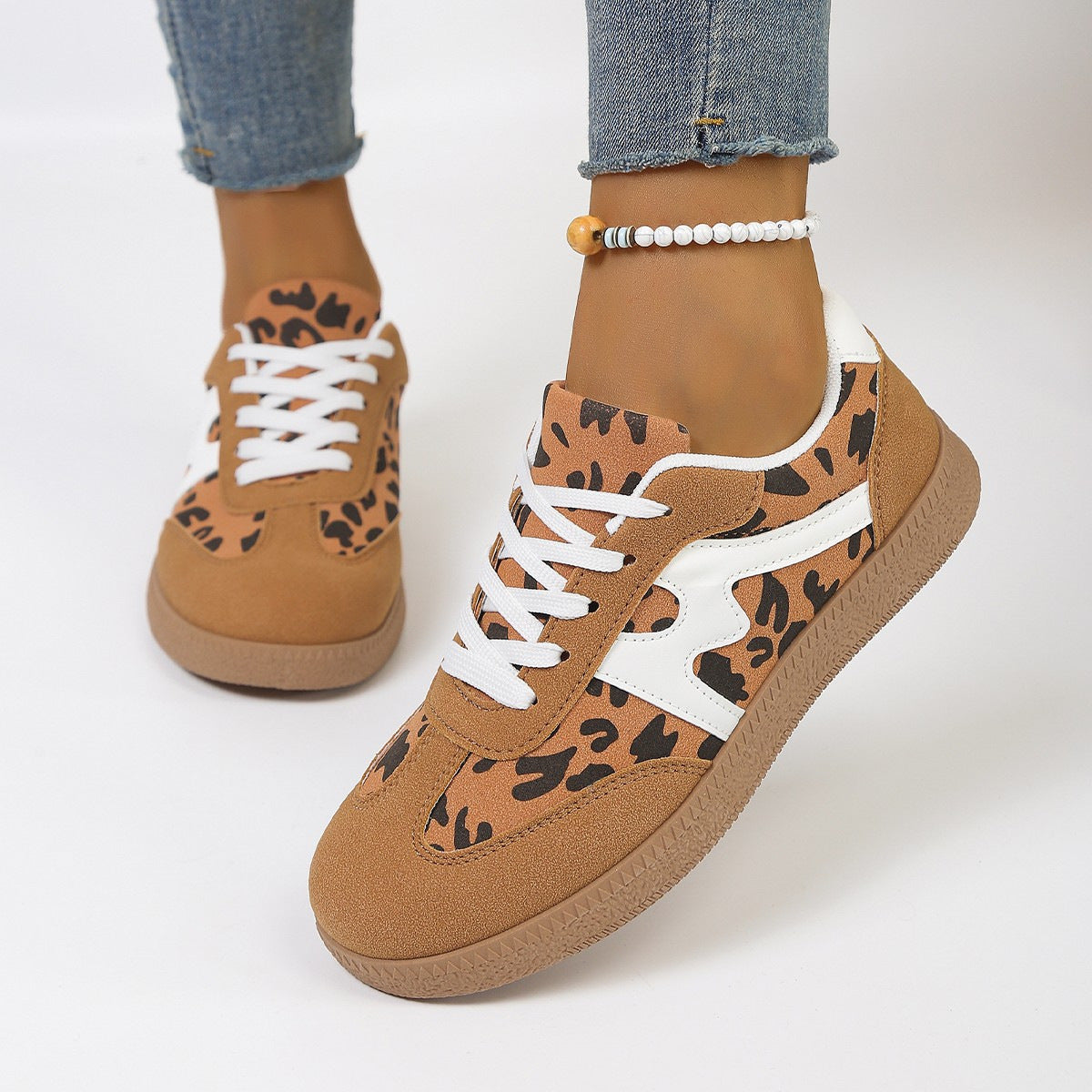 Scarpe Ortopediche Aggraziate dal Look Moderno