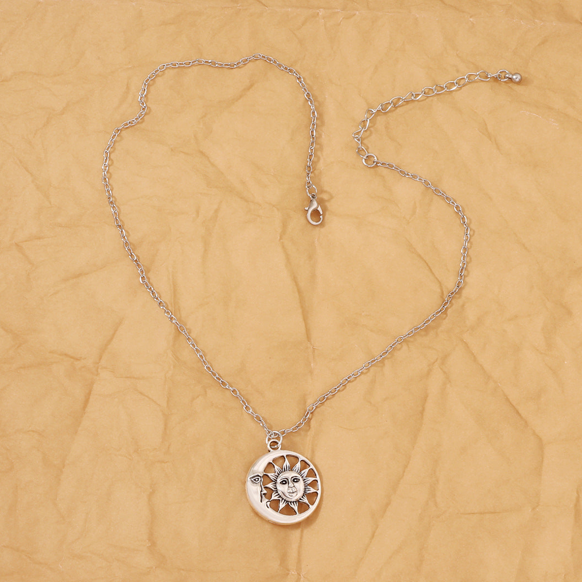 Orecchino classico dal fascino senza tempo