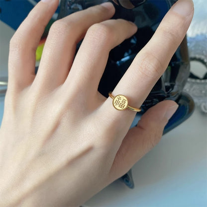 Anello bellissimo con stile unico