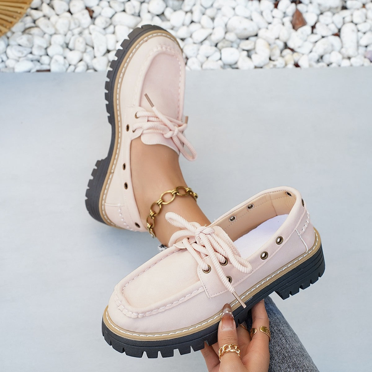 Scarpe Ortopediche Aggraziate dal Look Moderno