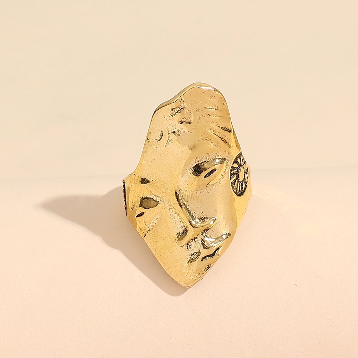 Anello artigianale delicato