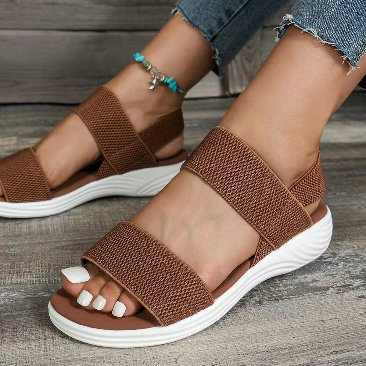 Sandali Ortopediche Aggraziate dal Look Moderno