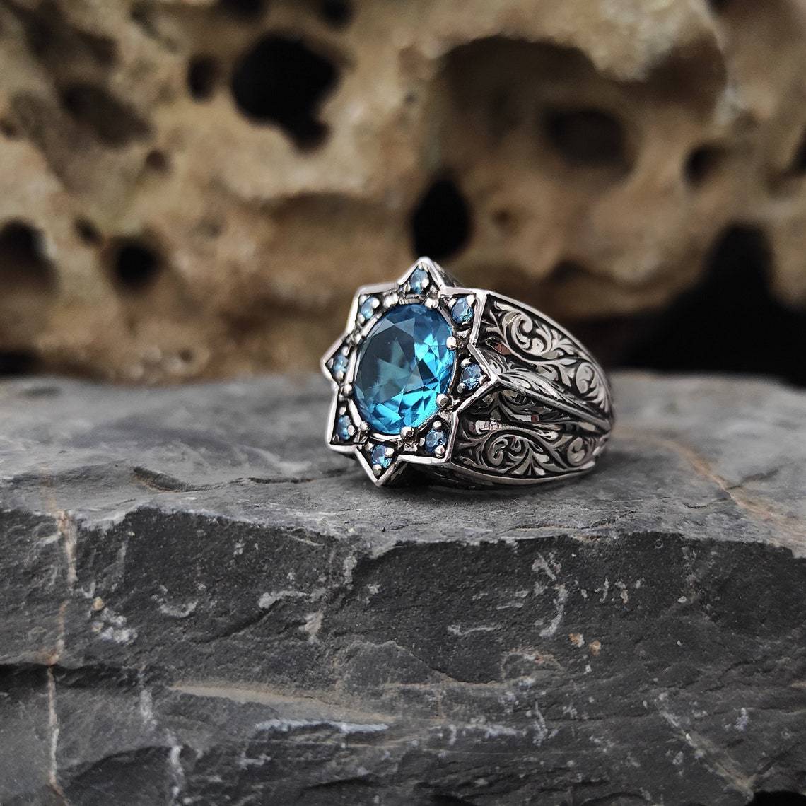 Anello bellissimo con stile unico