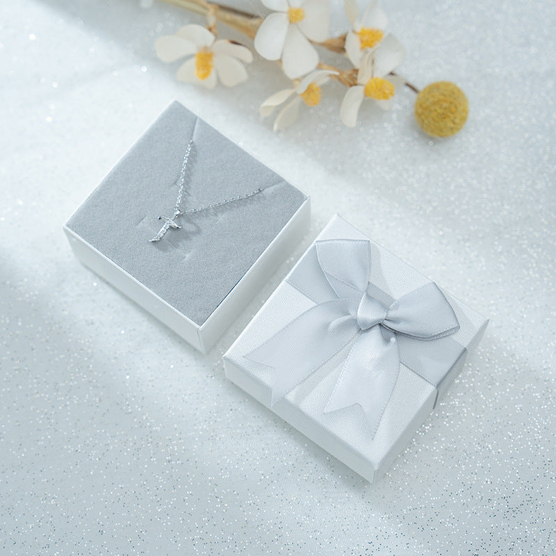 Gioiello artigianale delicato