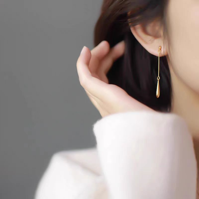 Orecchino classico dal fascino senza tempo