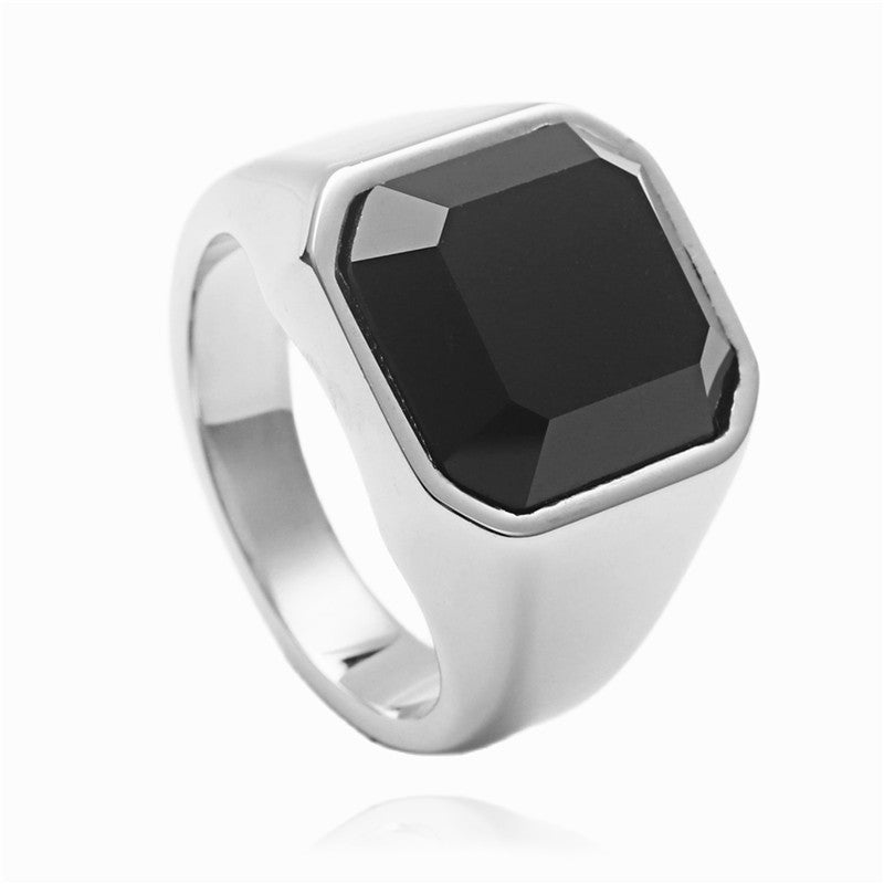 Anello affascinante per ogni occasione