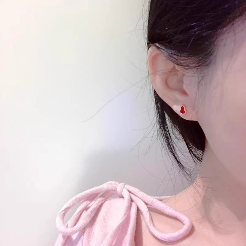 Orecchino artigianale delicato