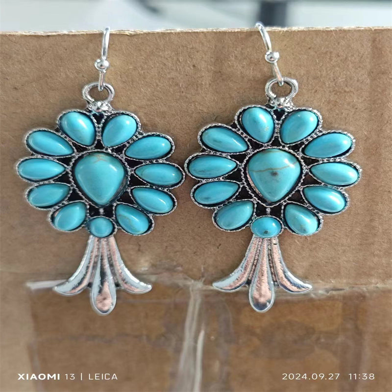 Orecchino artigianale delicato