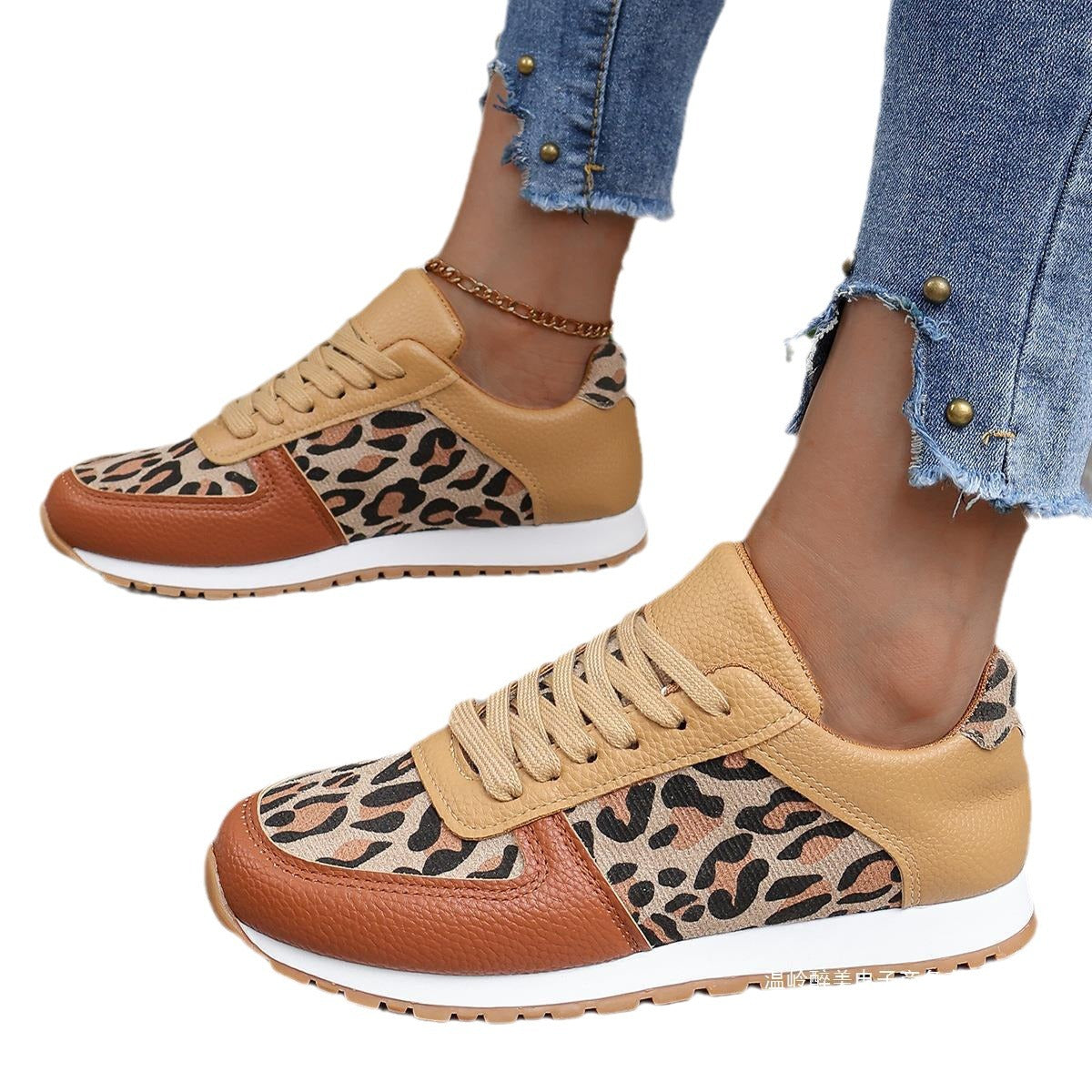 Scarpe Ortopediche Aggraziate dal Look Moderno