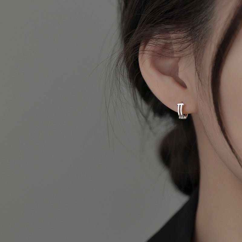 Orecchino artigianale delicato