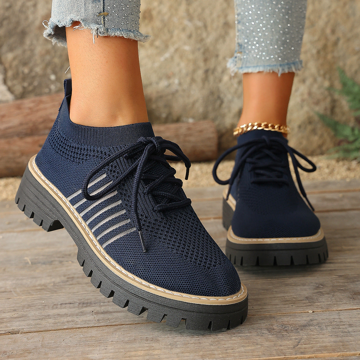 Scarpe Ortopediche Aggraziate dal Look Moderno